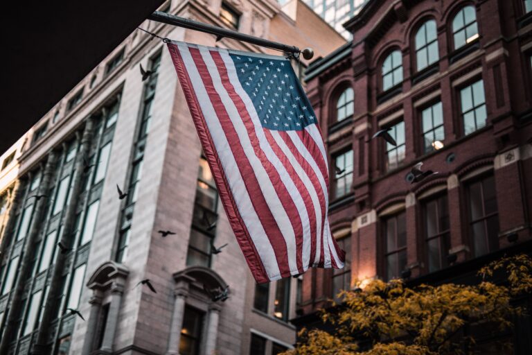 Cum funcționează bursa americană? Ghidul investitorului român care vrea să cumpere primele acțiuni din SUA